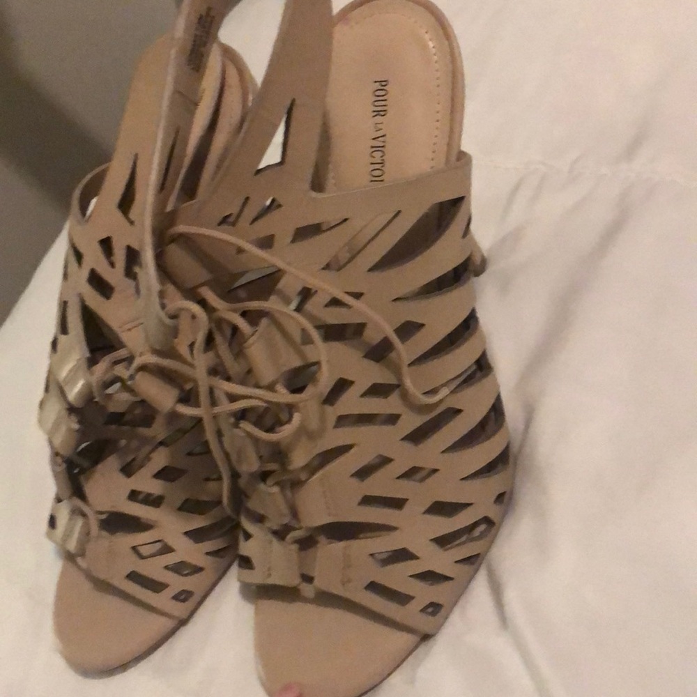 Pour la victoire lace up sandals 7.5